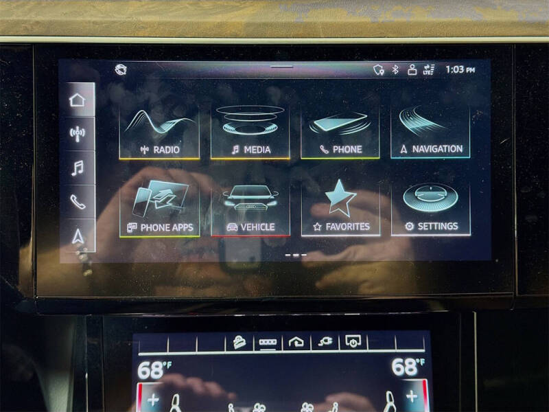 2022 Audi e-tron quattro Premium Plus