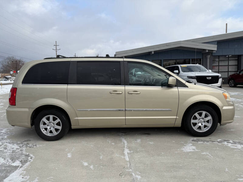 2012 Chrysler Town and Country Touring