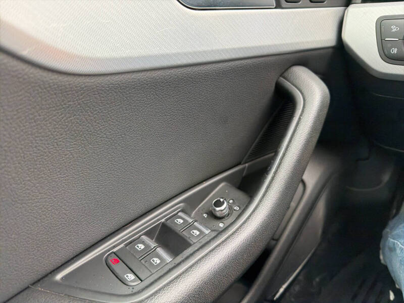 2017 Audi A4 2.0T quattro Premium Plus