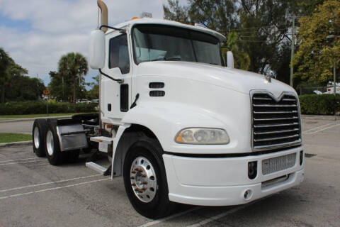 2010 Mack Pinnacle