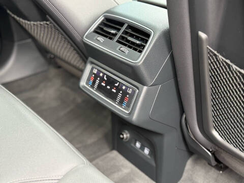 2019 Audi e-tron quattro Premium Plus