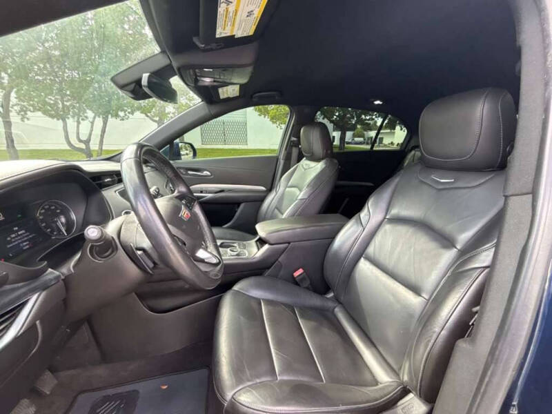 2019 Cadillac XT4 Premium Luxury