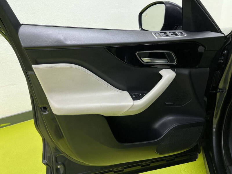 2020 Jaguar F-PACE 25t R-Sport