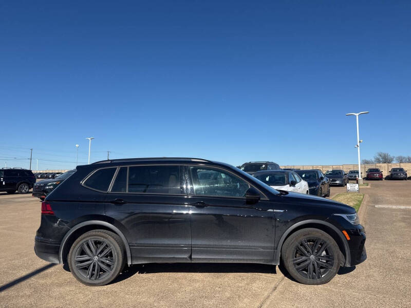 2022 Volkswagen Tiguan SE R-Line Black