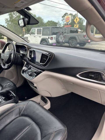 2017 Chrysler Pacifica Touring-L