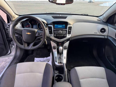 2013 Chevrolet Cruze LS Auto