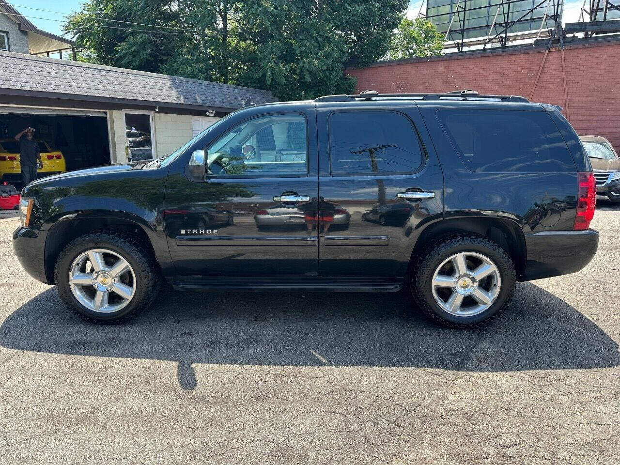 2008 Chevrolet Tahoe for sale at Kelly Auto Group in Cleveland, OH