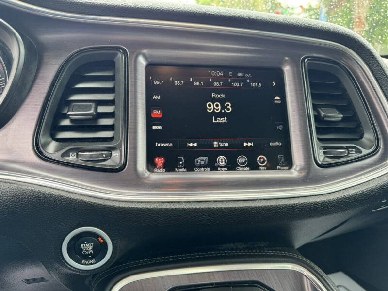 2016 Dodge Challenger SXT