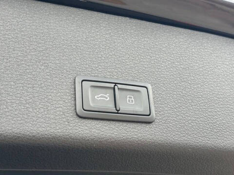 2024 Audi Q8 e-tron quattro Premium