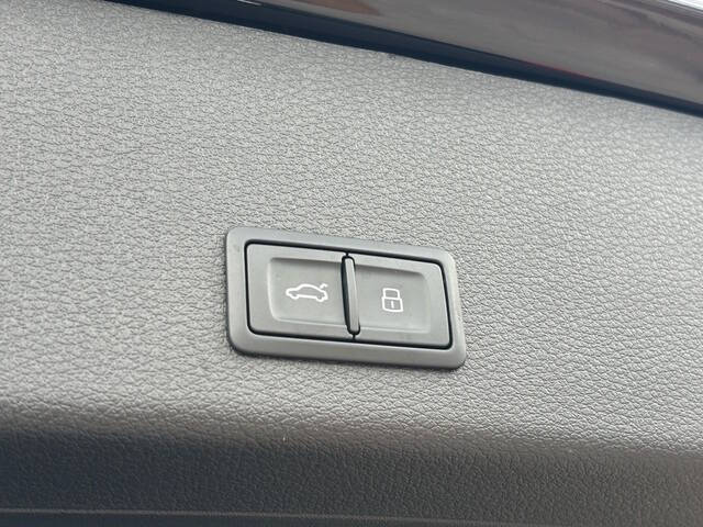 2024 Audi Q8 e-tron quattro Premium