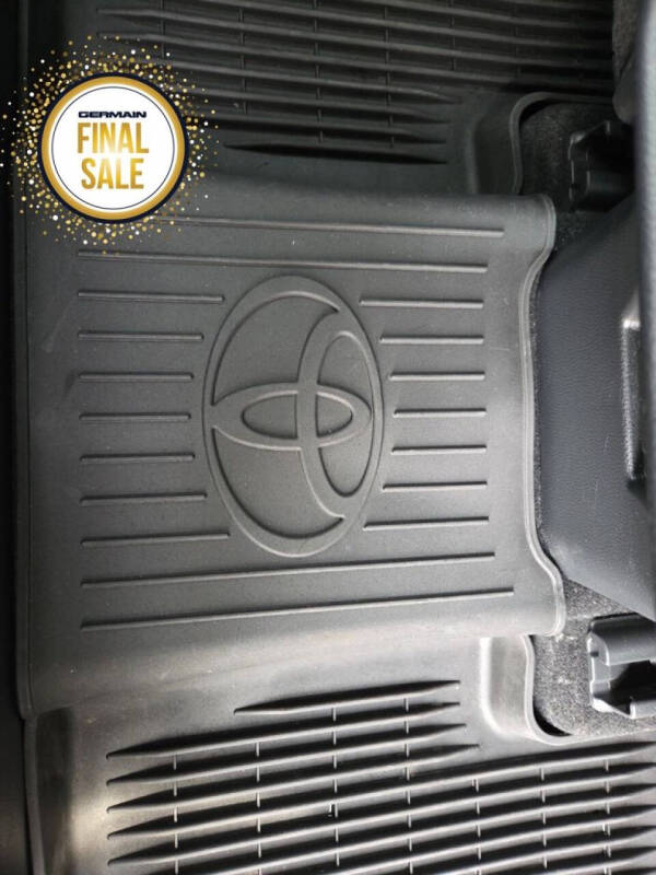 2022 Toyota Venza LE