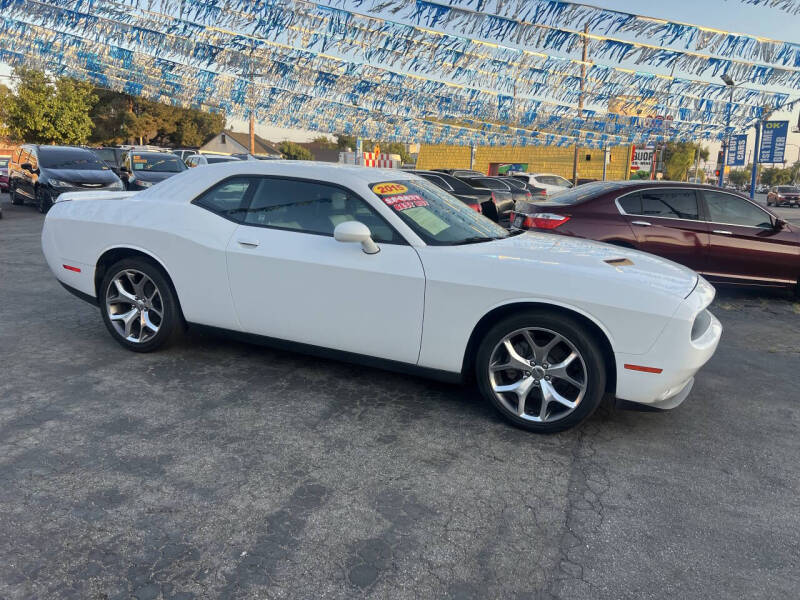 2015 Dodge Challenger SXT Plus