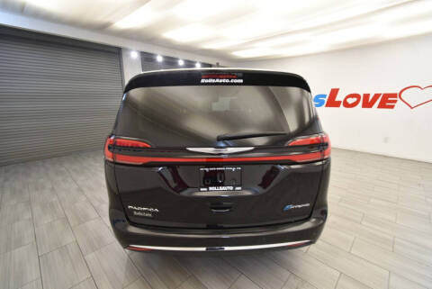2024 Chrysler Pacifica Plug-In Hybrid Select