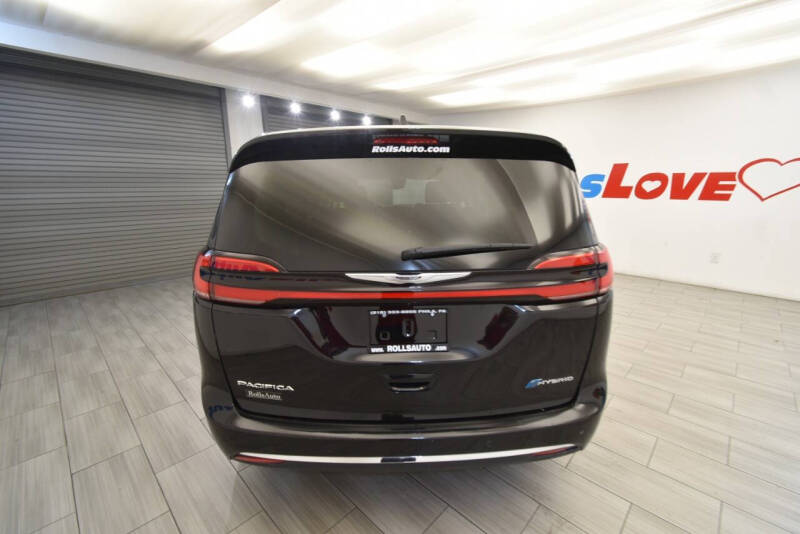 2024 Chrysler Pacifica Plug-In Hybrid Select