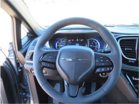 2022 Chrysler Pacifica Hybrid Touring L