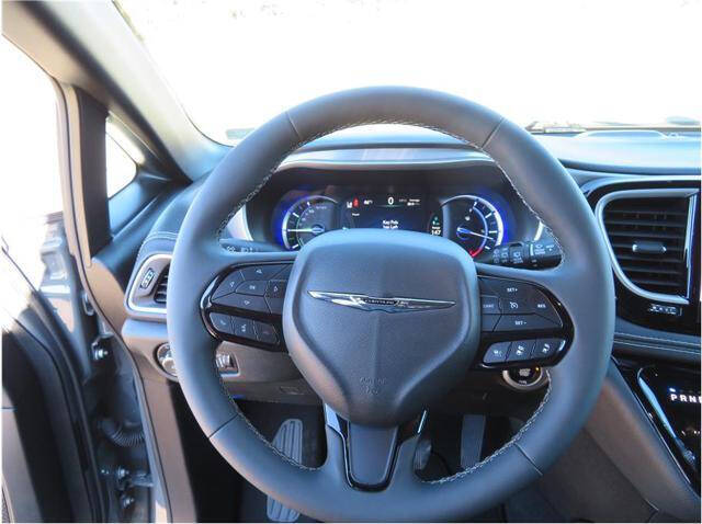 2022 Chrysler Pacifica Hybrid Touring L