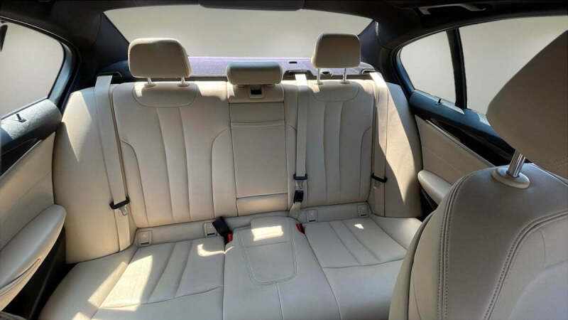 2019 BMW 5 Series 530i