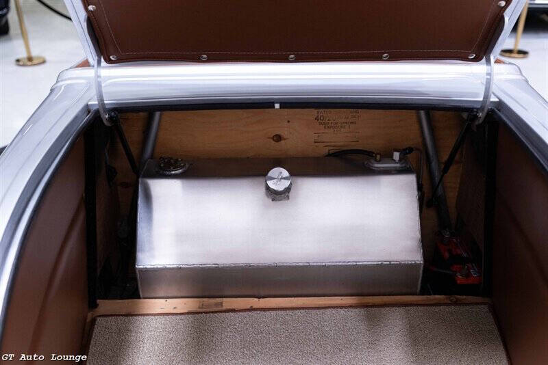 1932 Ford Roadster 29