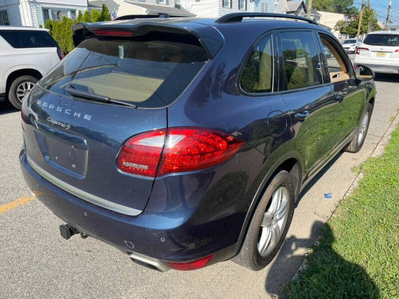 2011 Porsche Cayenne S