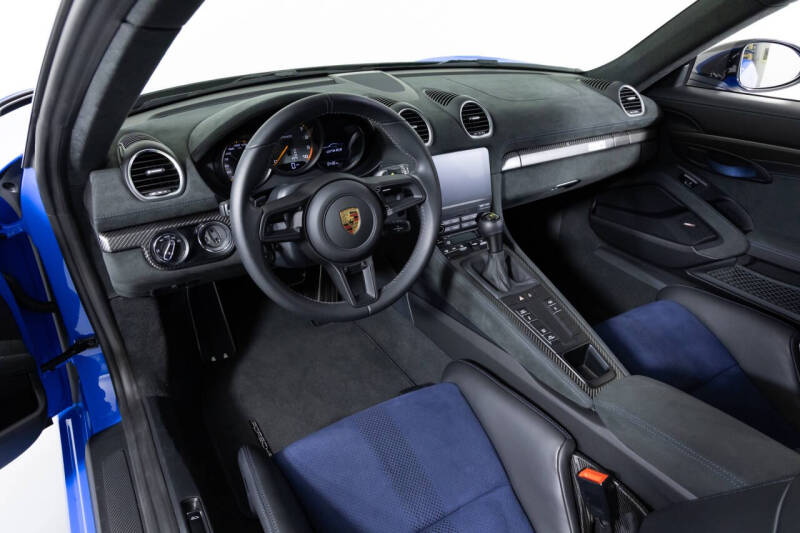 2024 Porsche 718 Cayman GT4 RS