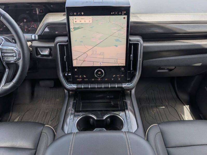 2025 GMC Yukon Elevation