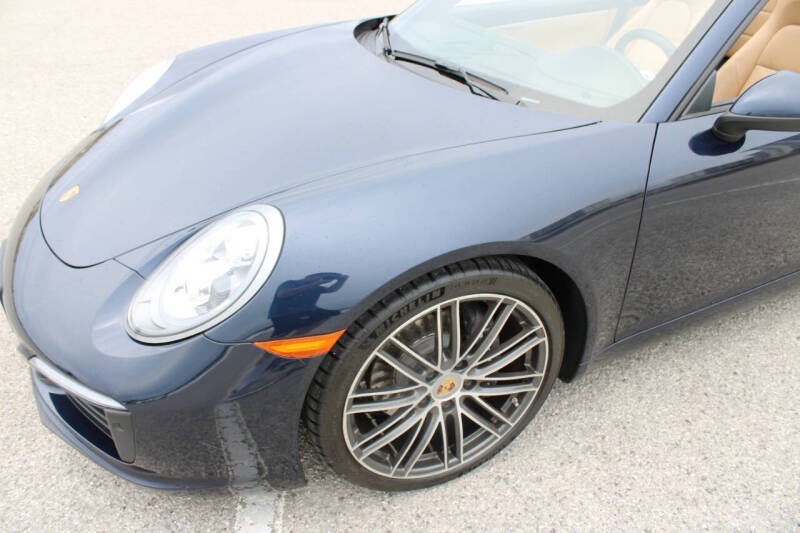 2018 Porsche 911 Carrera