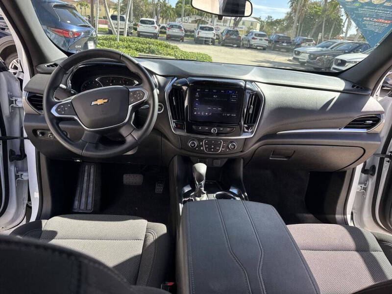 2023 Chevrolet Traverse LT Cloth