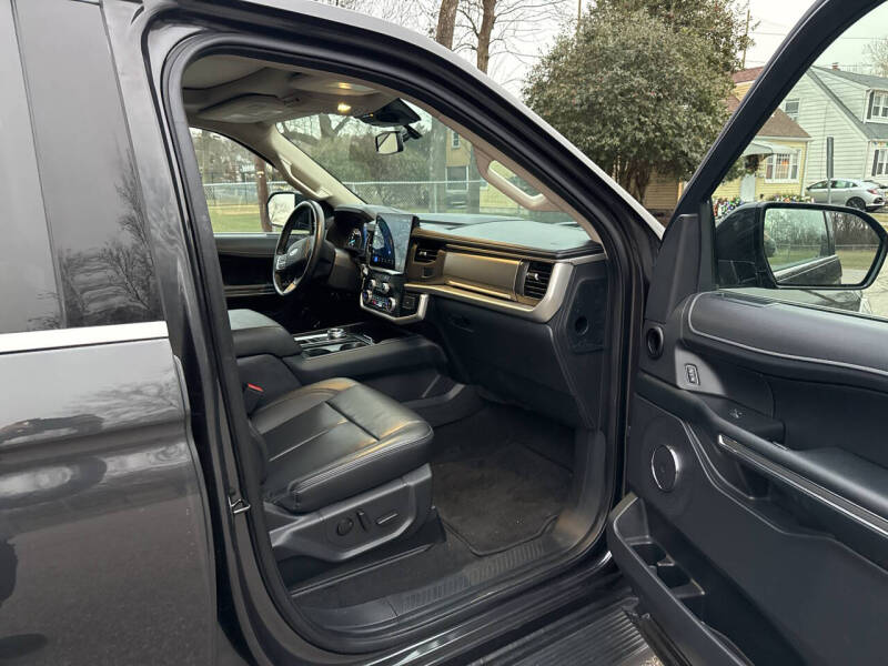 2024 Ford Expedition MAX XLT