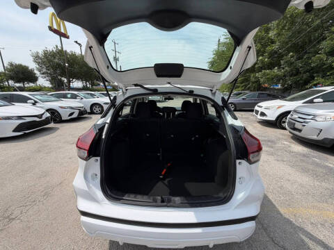 2023 Nissan Kicks SV