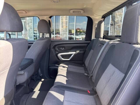 2022 Nissan Titan SV