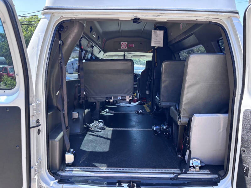 2011 Ford E-Series E-350 SD