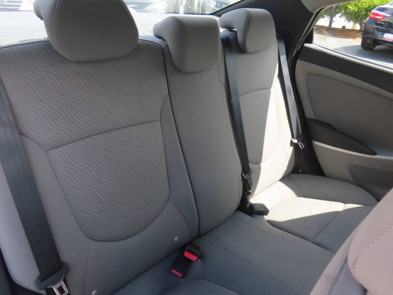 2013 Hyundai Accent GLS