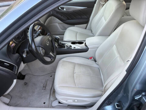 2015 Infiniti Q50 Premium