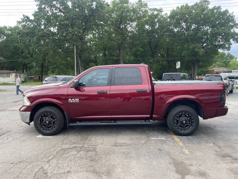 2016 RAM 1500 SLT