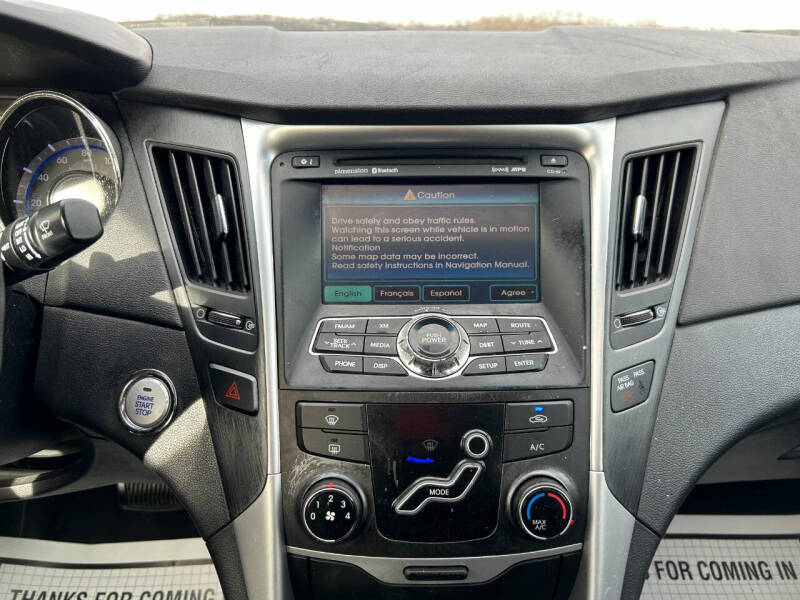 2011 Hyundai Sonata SE photo 5