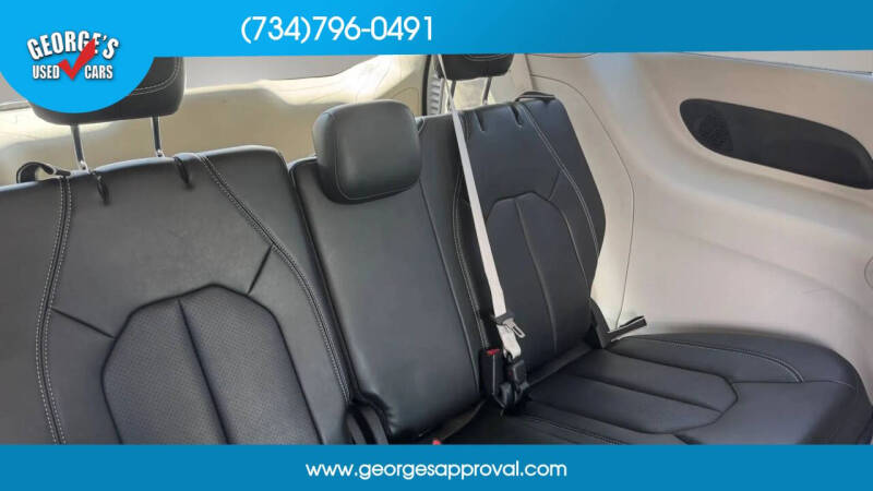 2023 Chrysler Pacifica Touring L
