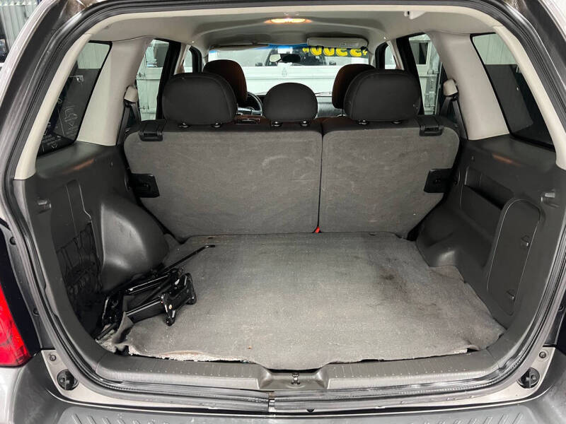 2005 Mazda Tribute s