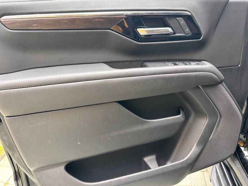 2025 Chevrolet Tahoe LS