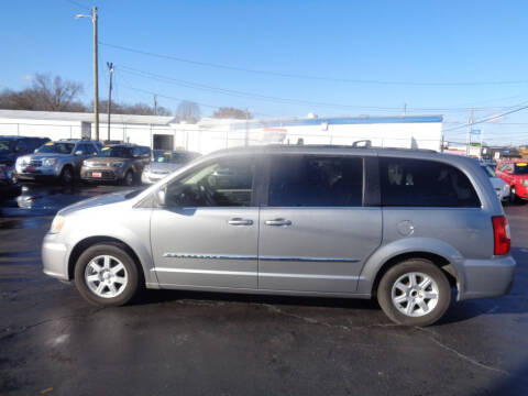 2013 Chrysler Town and Country for sale at Cars Unlimited Inc in Lebanon TN