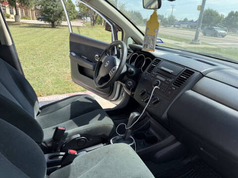 2012 Nissan Versa 1.8 SL