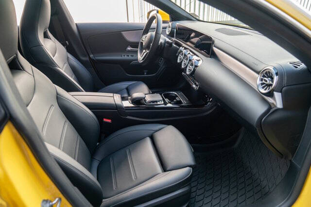2020 Mercedes-Benz CLA 30