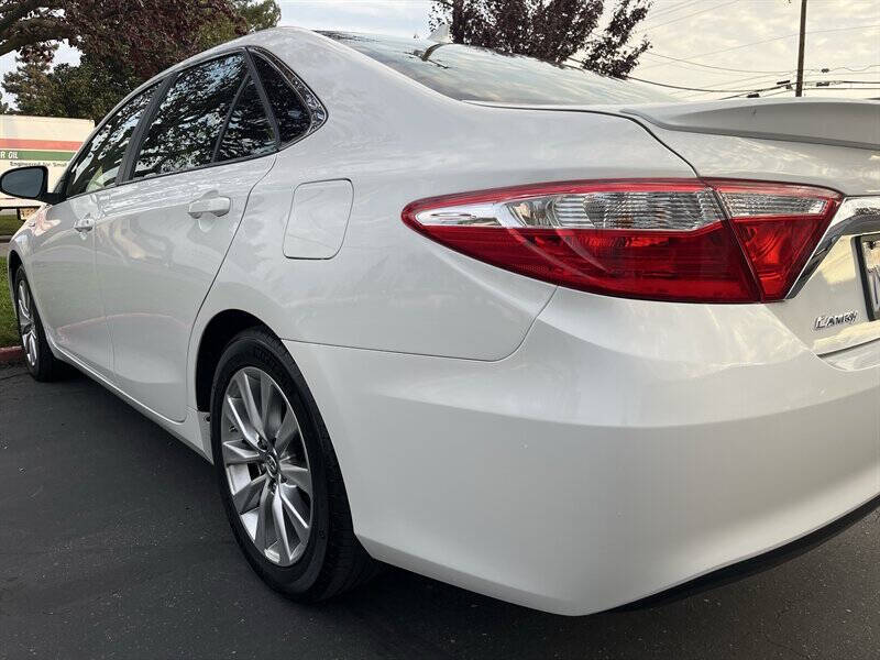 2017 Toyota Camry Hybrid XLE