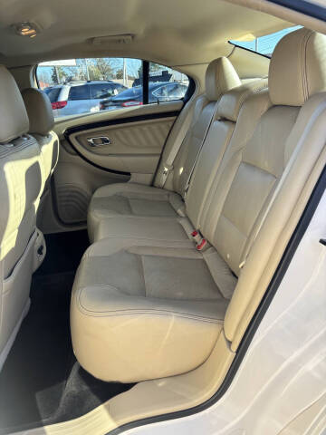 2015 Ford Taurus Limited