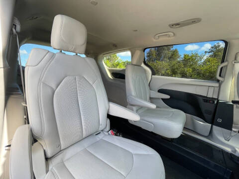 2017 Chrysler Pacifica LX