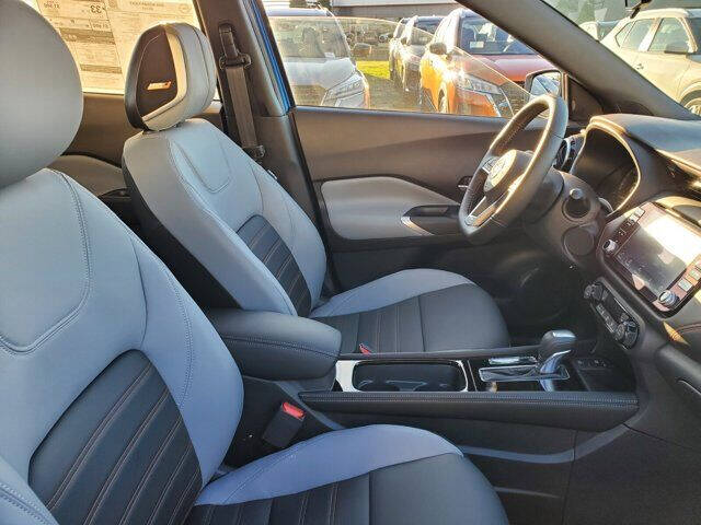 2024 Nissan Kicks SR