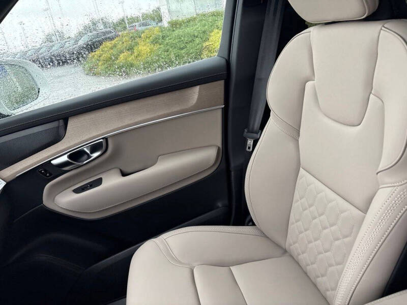 2026 Volvo XC90 B6 Plus 7P