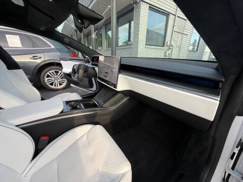 2022 Tesla Model S Plaid