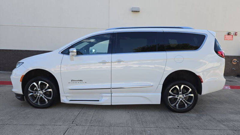 2022 Chrysler Pacifica Pinnacle