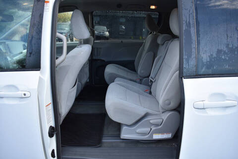 2018 Toyota Sienna LE 8-Passenger