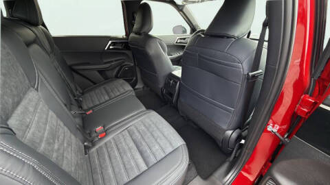2026 Mitsubishi Outlander LE